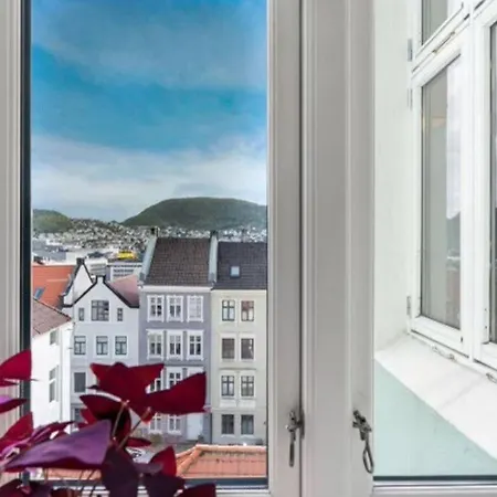 Koselig Bergensleilighet Med Fantastisk Sjoutsikt.