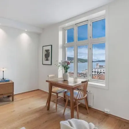 Koselig Bergensleilighet Med Fantastisk Sjoutsikt. Apartment